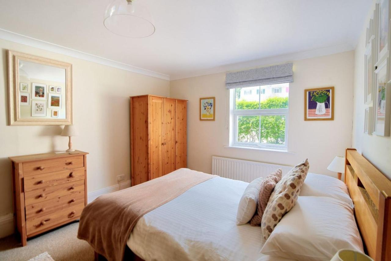 2 Cobb View Apartment Lyme Regis Exterior photo